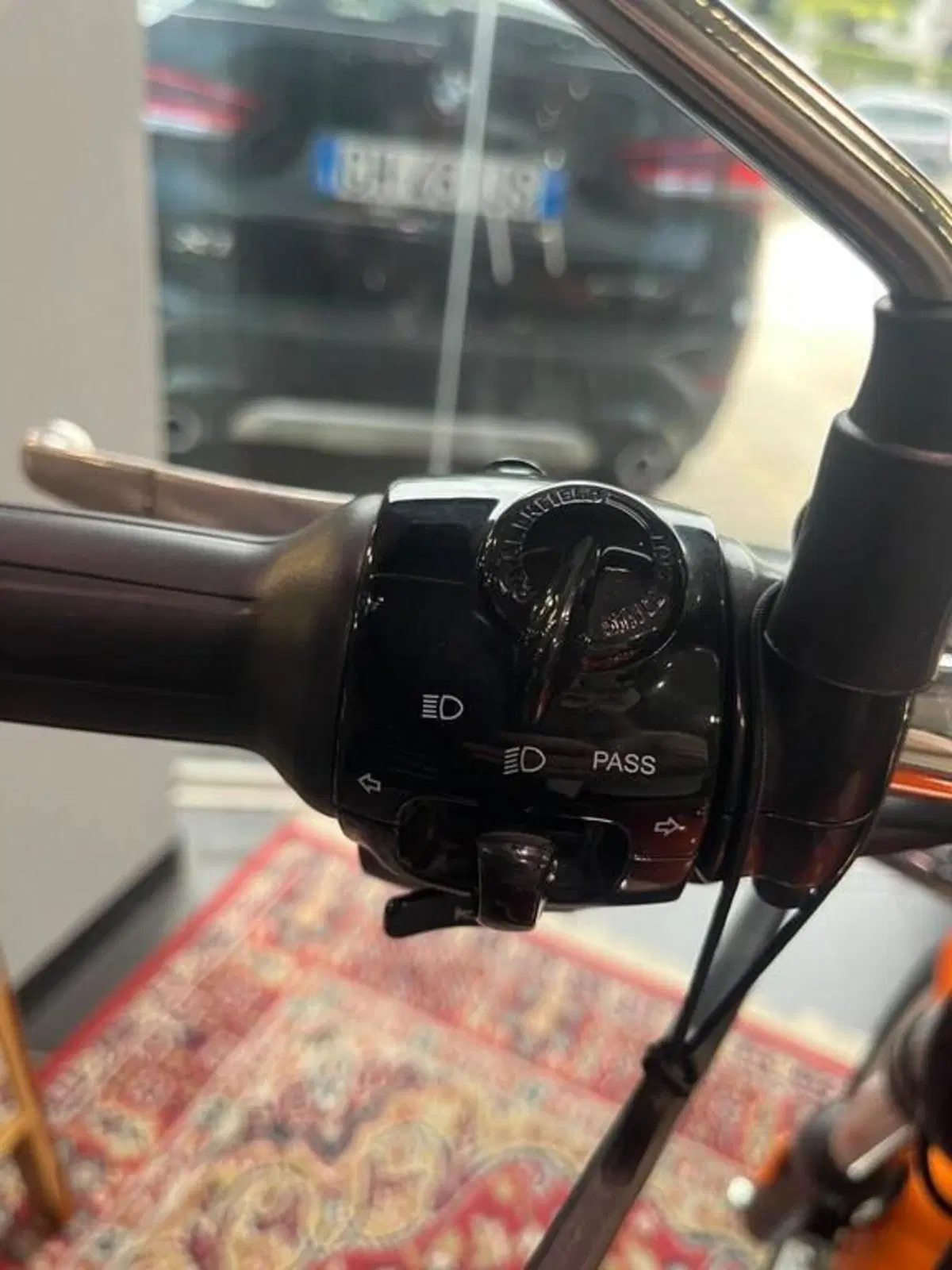 Royal Enfield Meteor 350 Aurora (2024 - 26) (12)