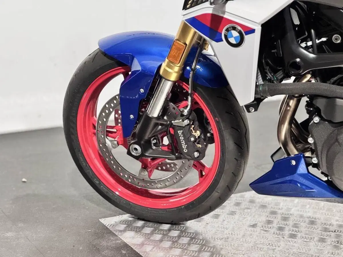 Bmw F 900 R (2025 - 27) (3)