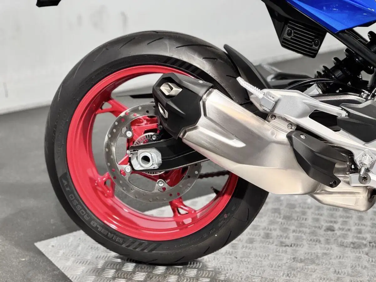 Bmw F 900 R (2025 - 27) (12)