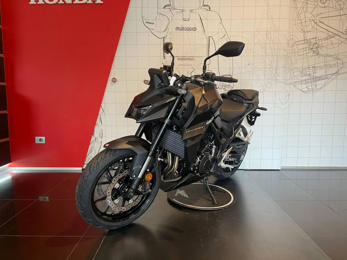 Honda CB 750 Hornet (2026) (4)