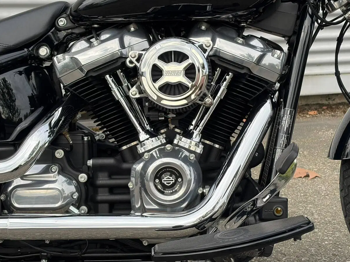 Harley-Davidson 107 Slim (2021) - FLSL (6)