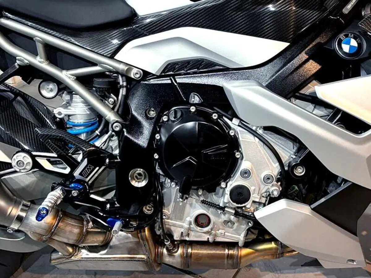 Bmw M 1000 R (2025 - 27) (3)