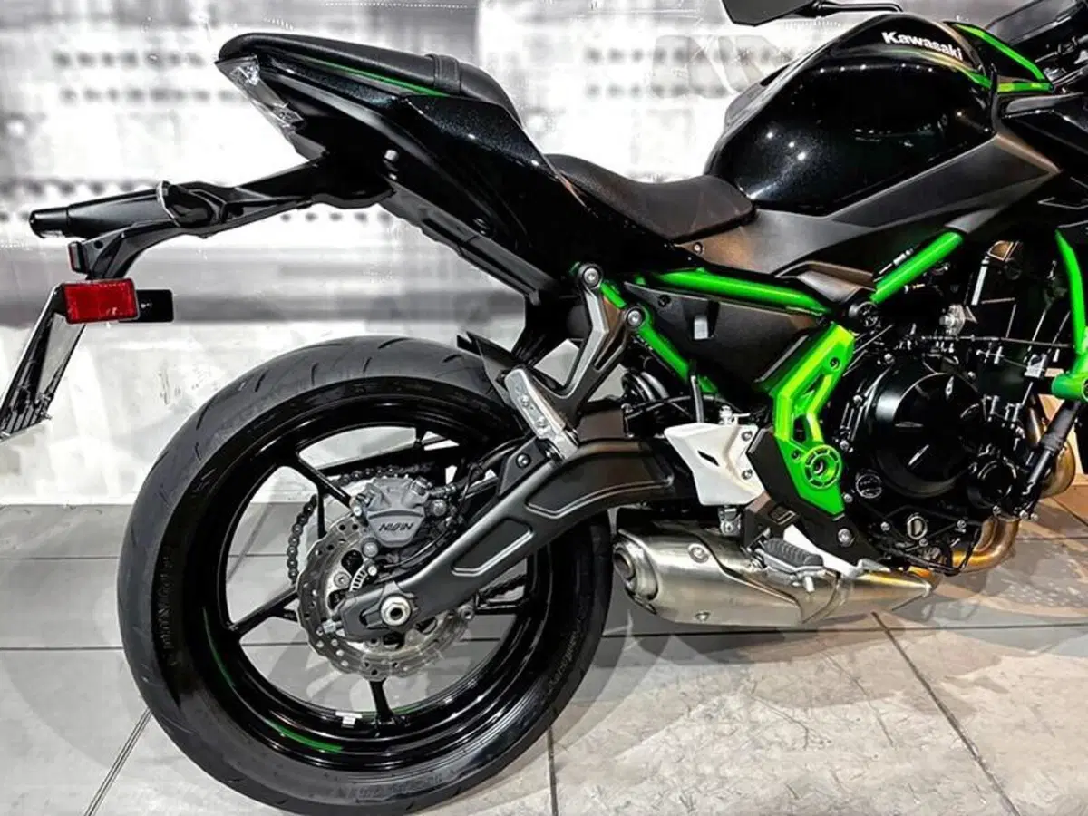 Kawasaki Z 650 (2025 - 27) (5)