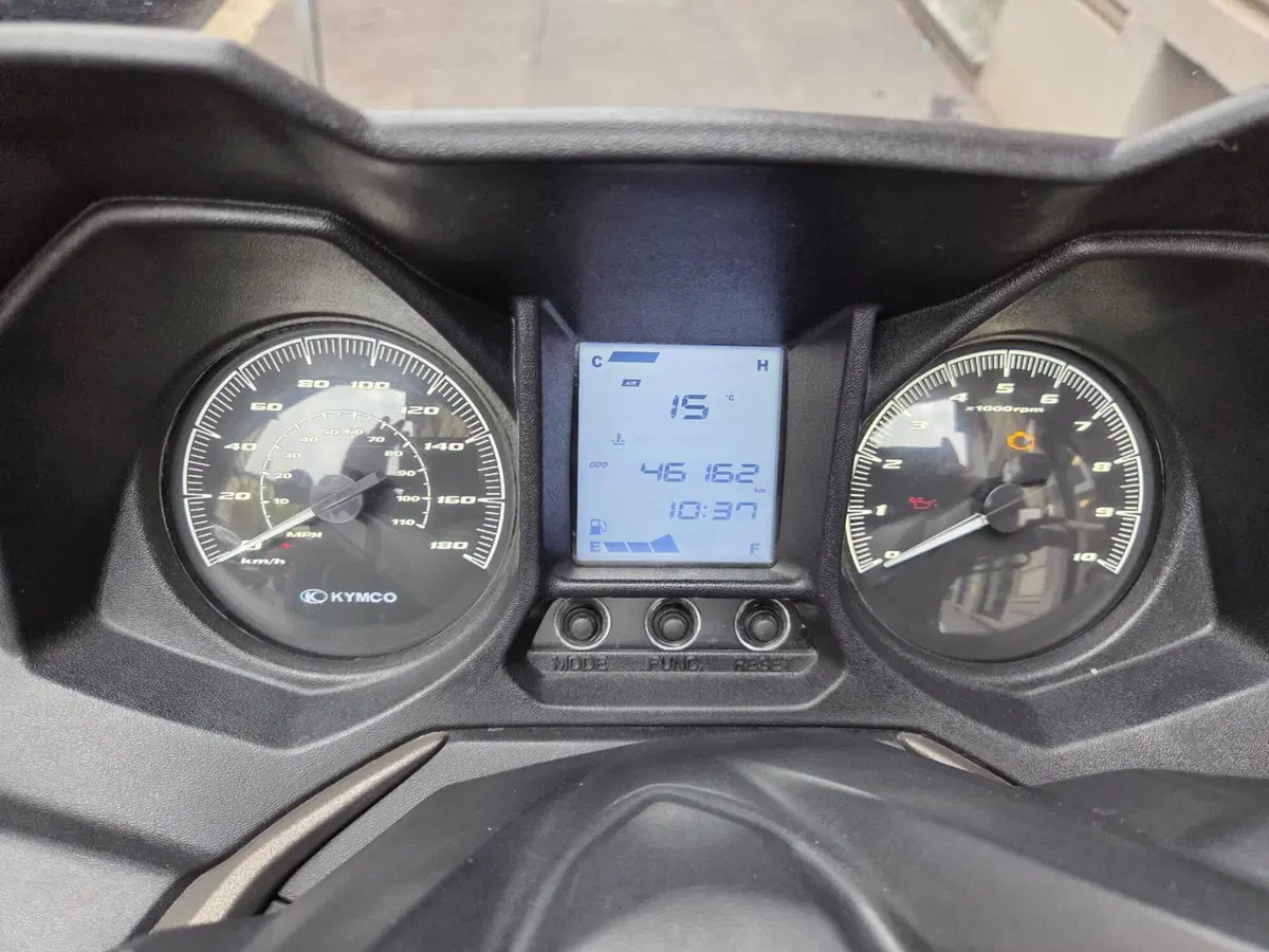 Kymco X-Town 300i ABS (2016 - 20) (7)