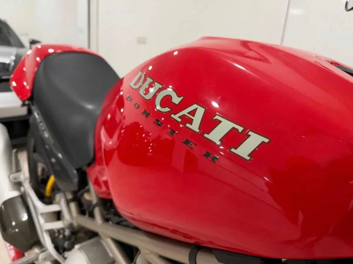 Monster 900 del 1993 con 17 km: costa 50.000 euro, ne vale la pena? (2)