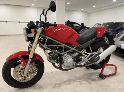 Monster 900 del 1993 con 17 km: costa 50.000 euro