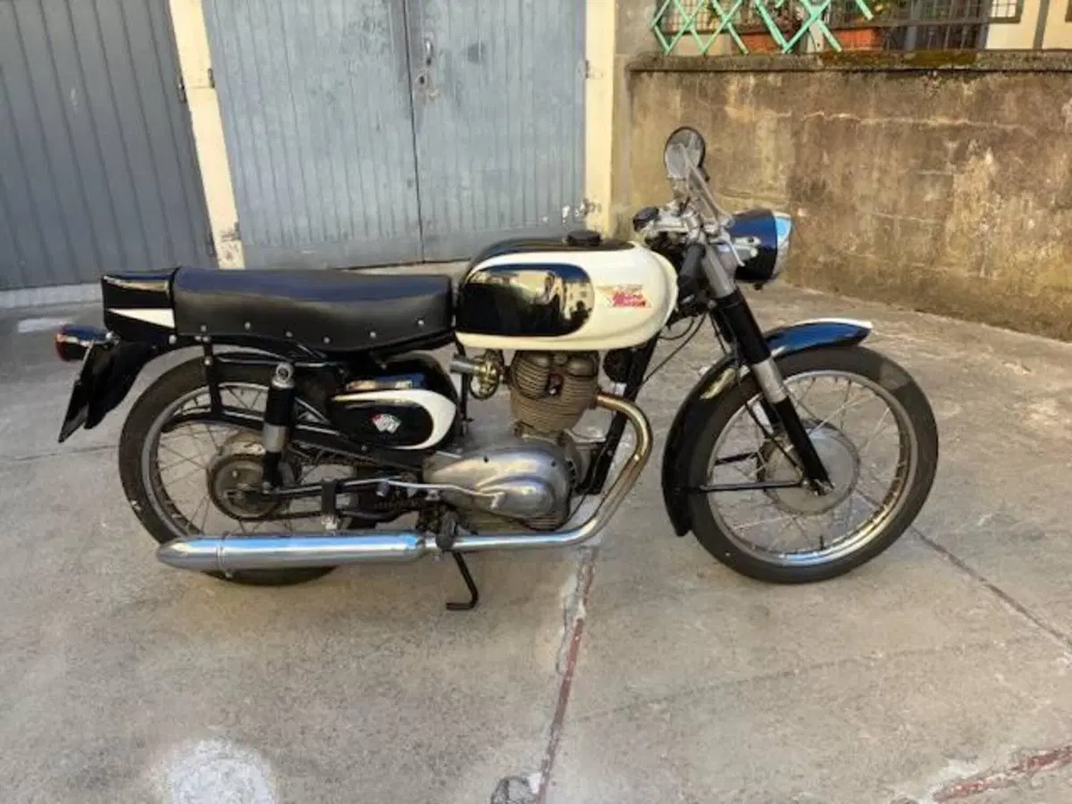 Moto Morini Tresette Sprint  (2)