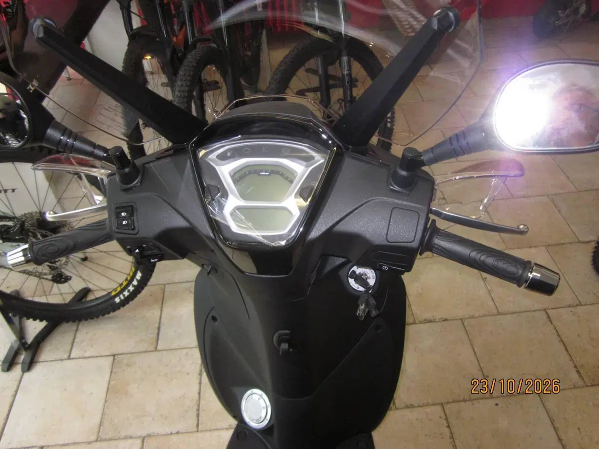 Kymco People 200i S (2021 - 26) (6)