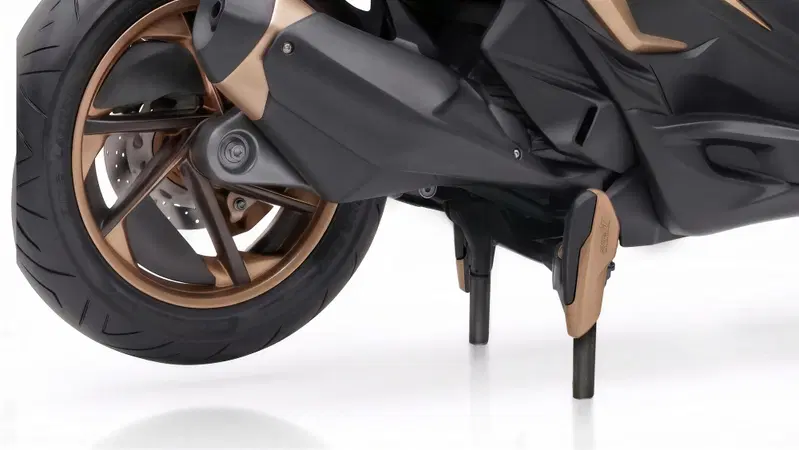 Il cavalletto elettrico Stop&Up in anteprima esclusiva su Moto.it [VIDEO & GALLERY]