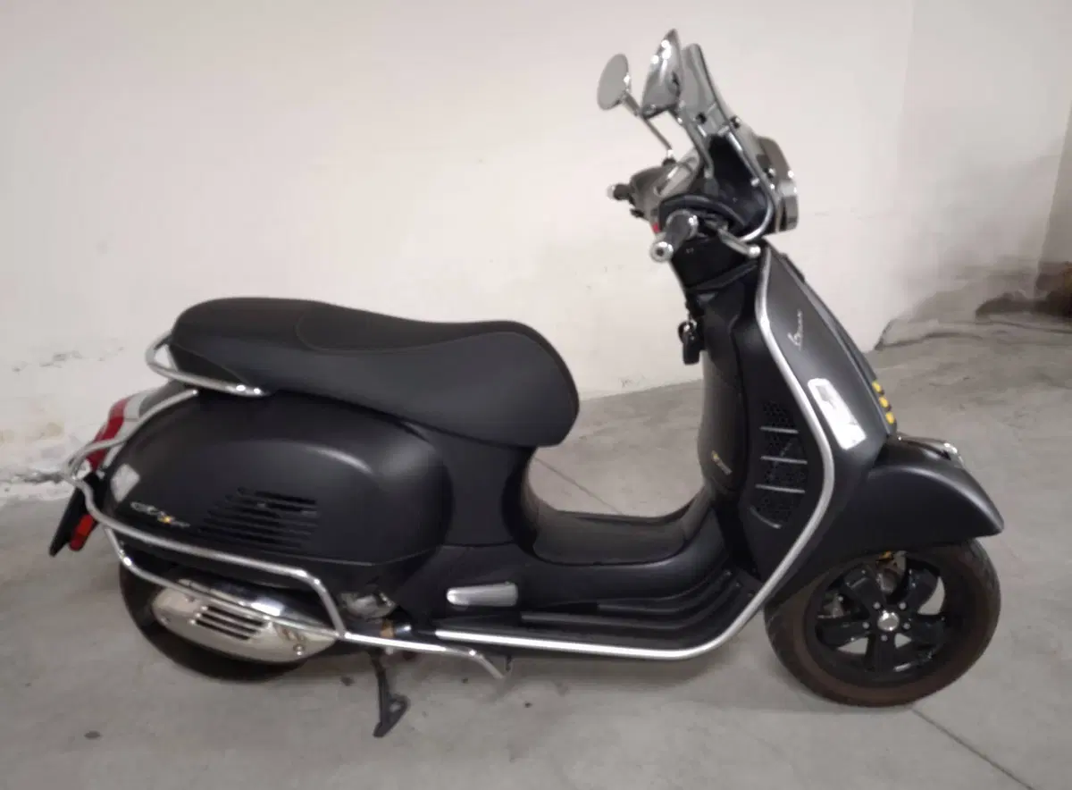 Vespa GTS 300 Supertech Hpe (2021 - 22) (3)