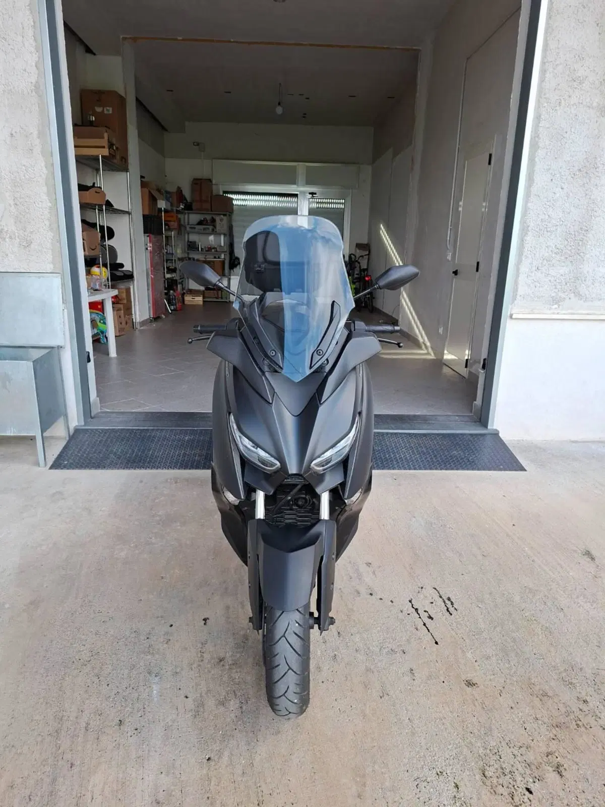 Yamaha X-Max 300 Iron Max (2019 - 20) (2)