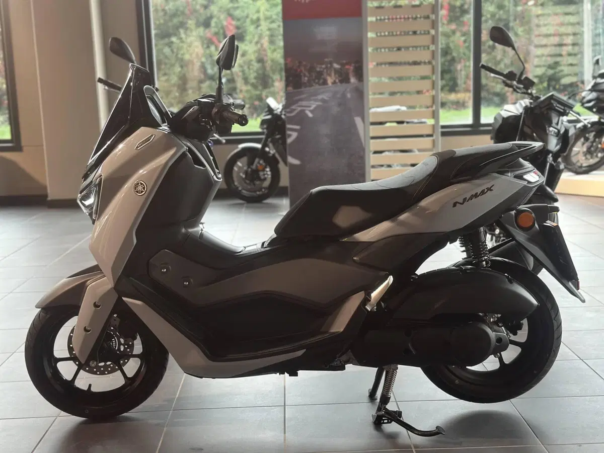 Yamaha N-Max 125 Tech Max (2025 - 26) (2)