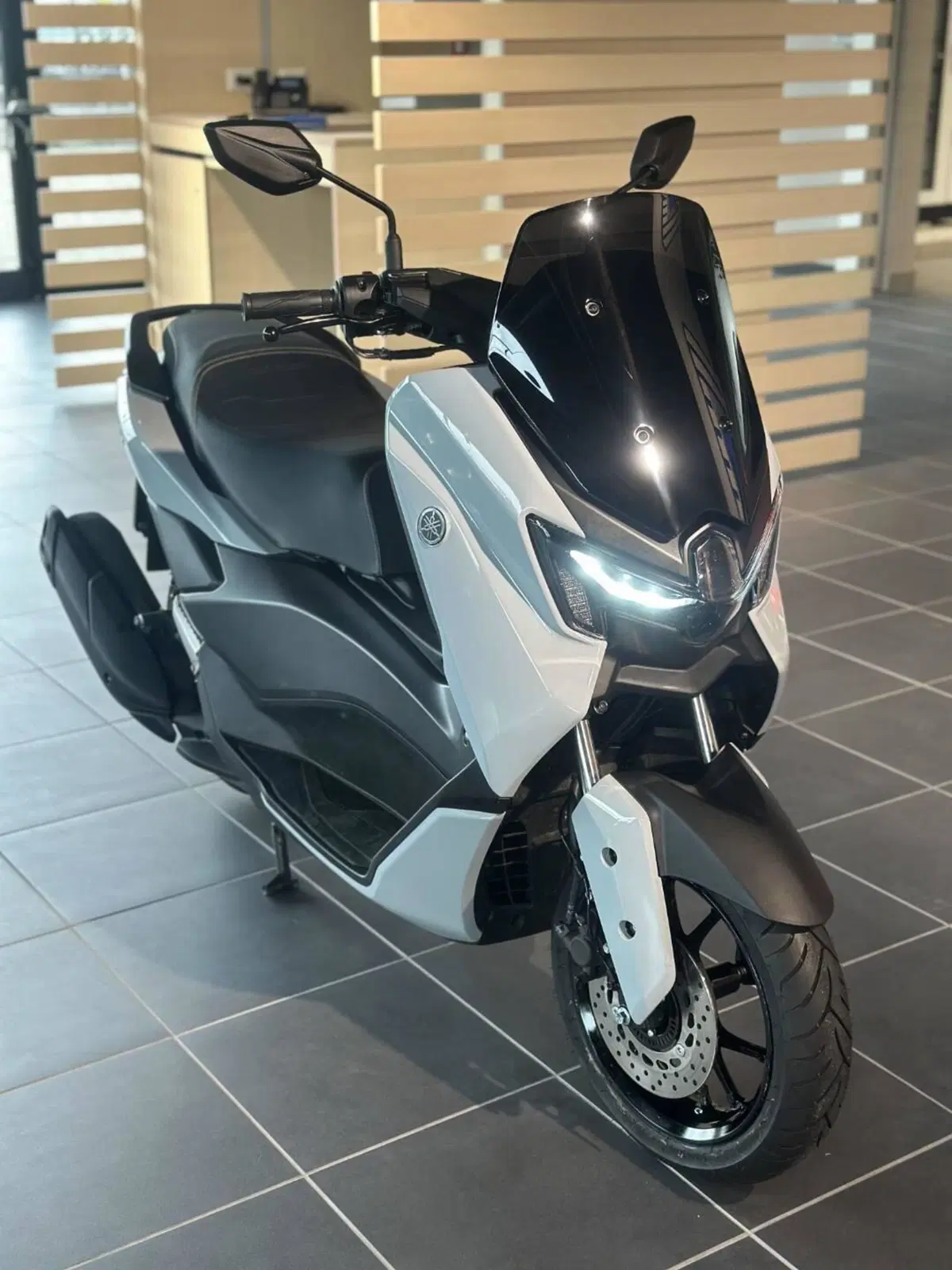 Yamaha N-Max 125 Tech Max (2025 - 26) (4)