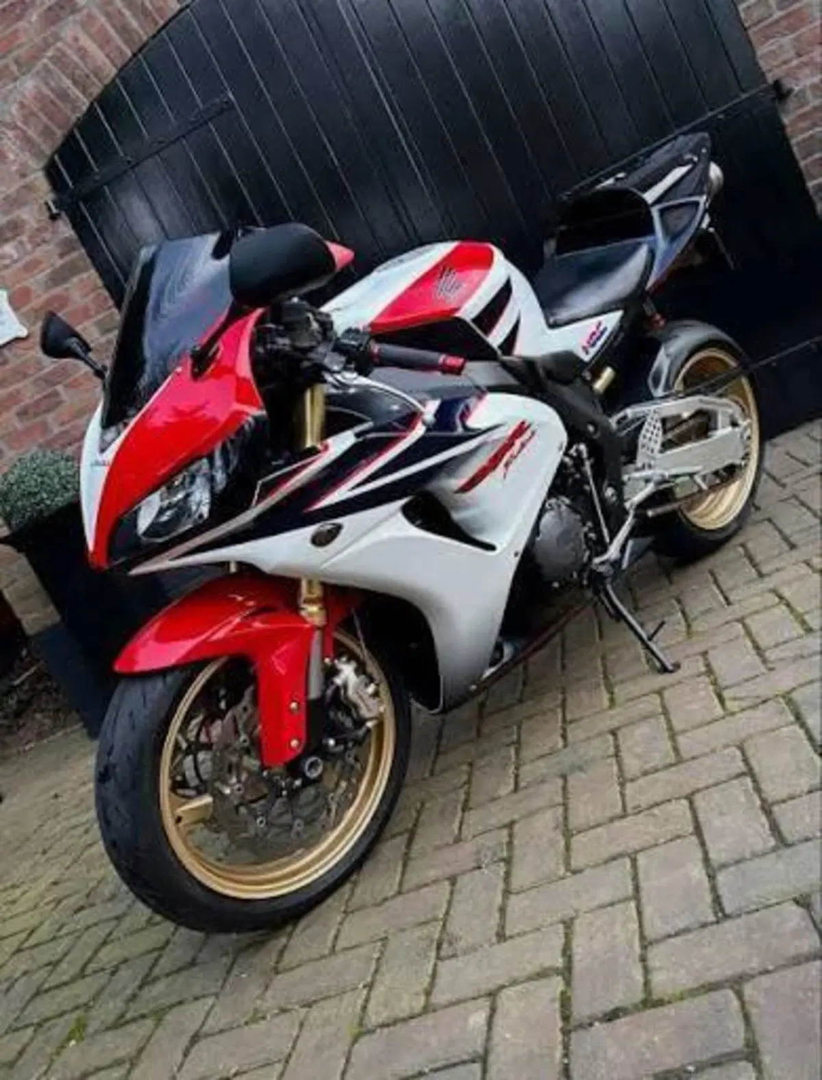 Vendo Honda CBR 1000 RR Fireblade (2006 - 07) usata a Vercelli (codice ...