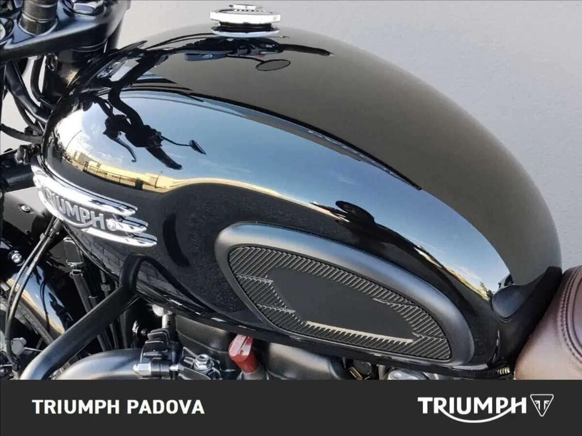 Triumph Bonneville T120 Black (2026) (9)