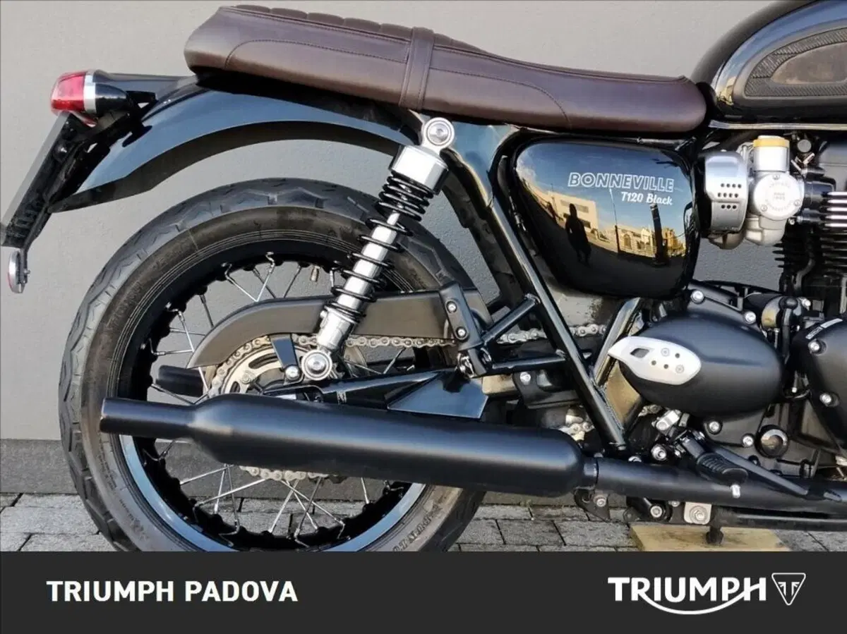 Triumph Bonneville T120 Black (2026) (2)