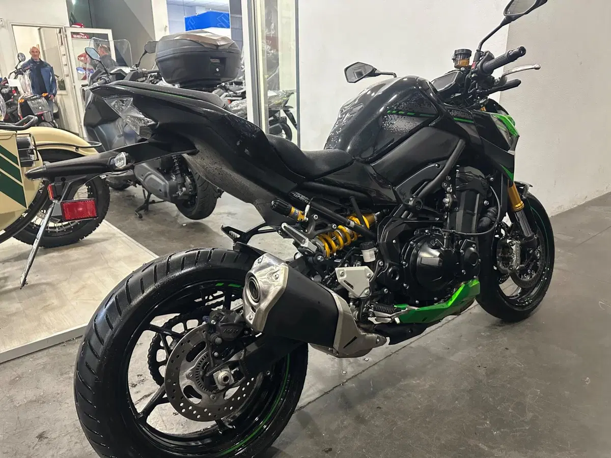 Kawasaki Z 900 SE (2022 - 24) (7)
