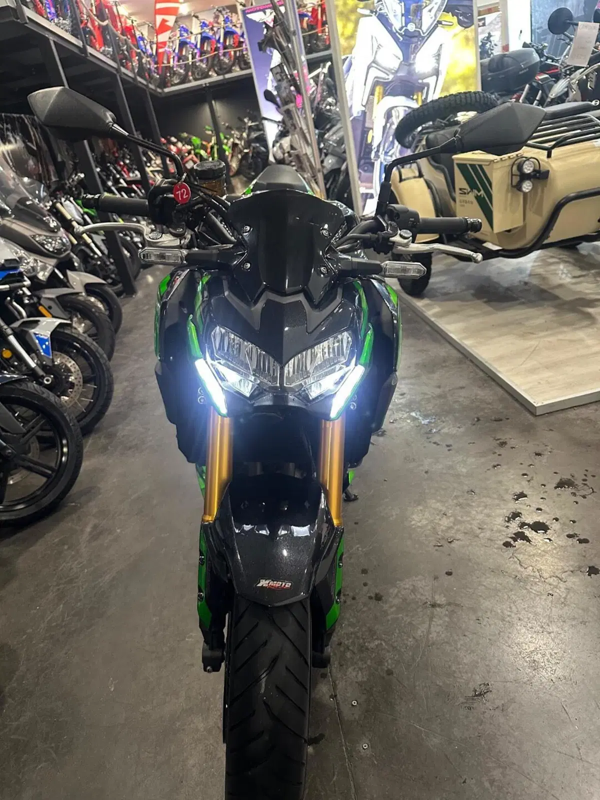Kawasaki Z 900 SE (2022 - 24) (10)