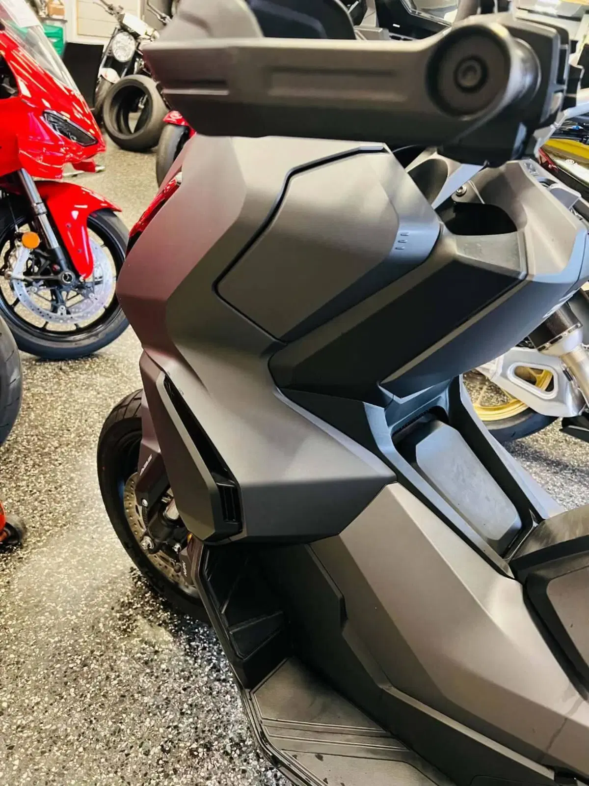 Honda ADV 350 (2022 - 24) (10)