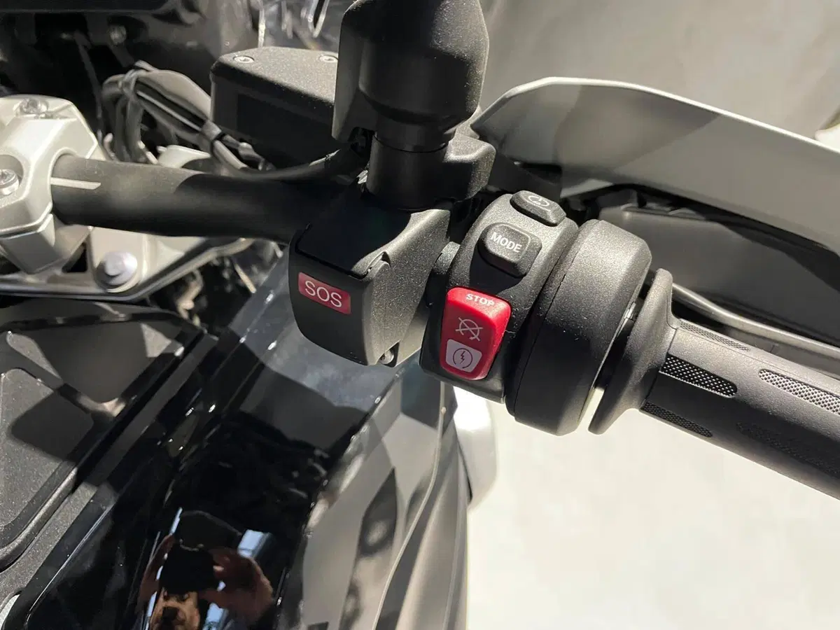 Bmw R 1300 GS Triple Black (2023 - 26) (5)