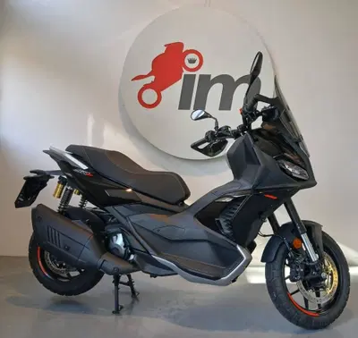 Aprilia SR GT 400 (2026) usata