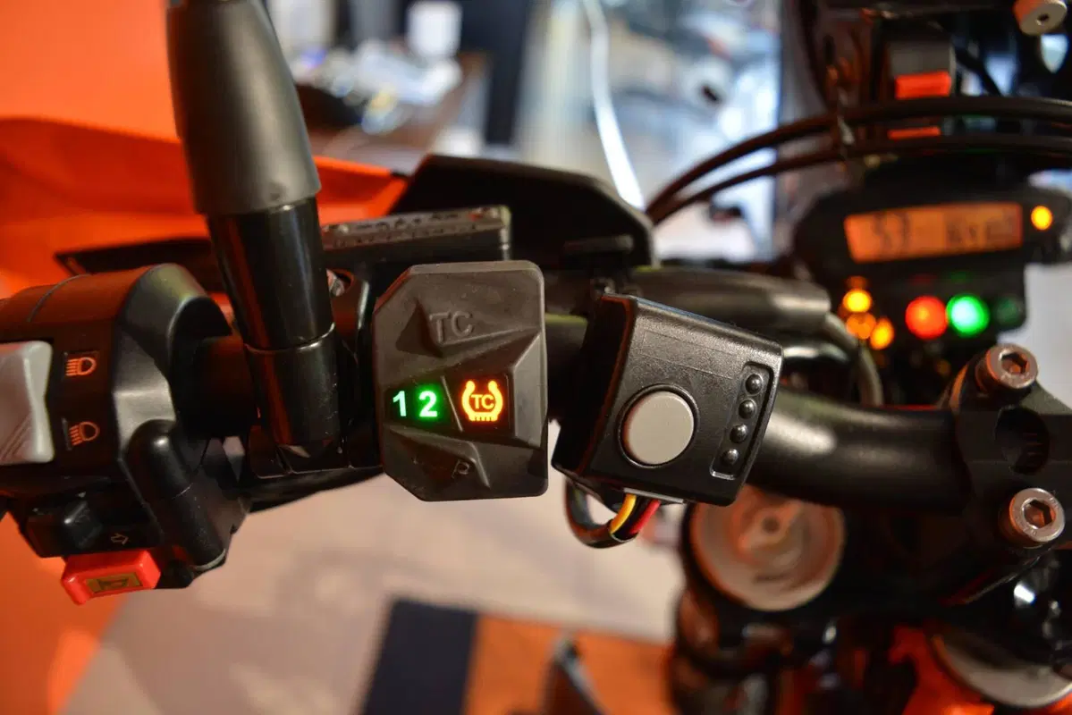 KTM 690 Enduro R (2019 - 20) (11)