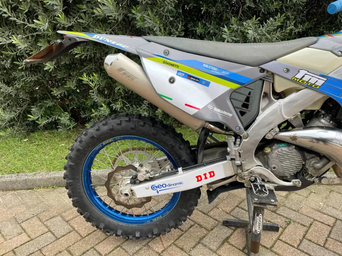 Tm Moto EN 125 ES Fi (2025) (4)