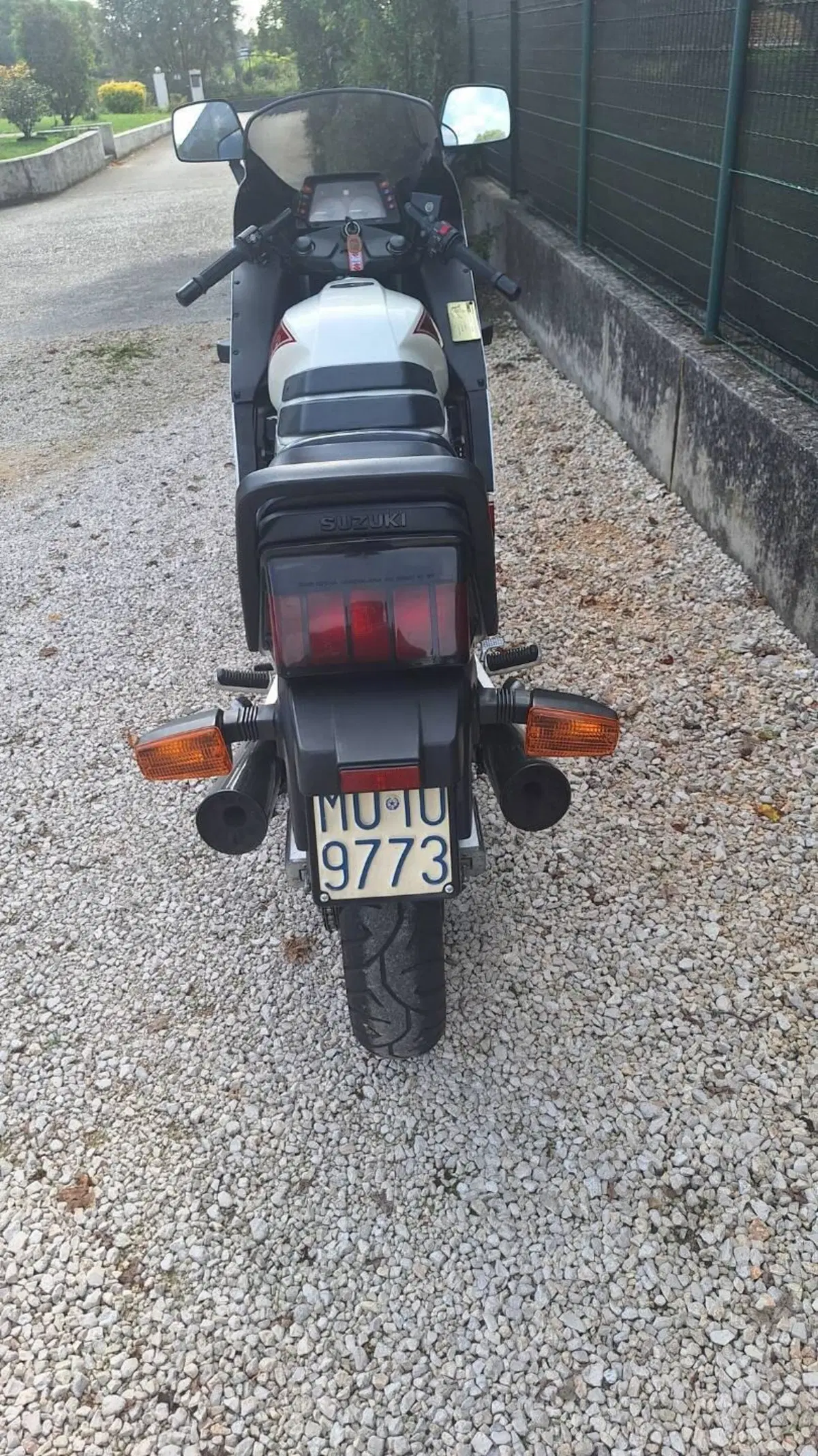 Suzuki 1100 GSXEF (4)