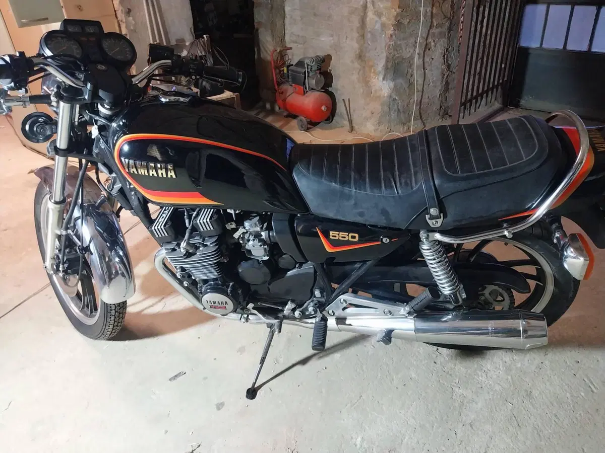 Yamaha XJ 550 (2)