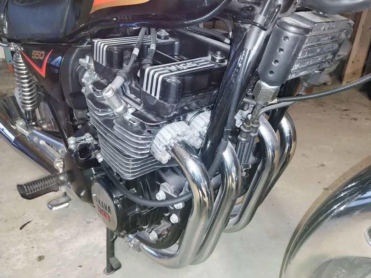 Yamaha XJ 550 (3)