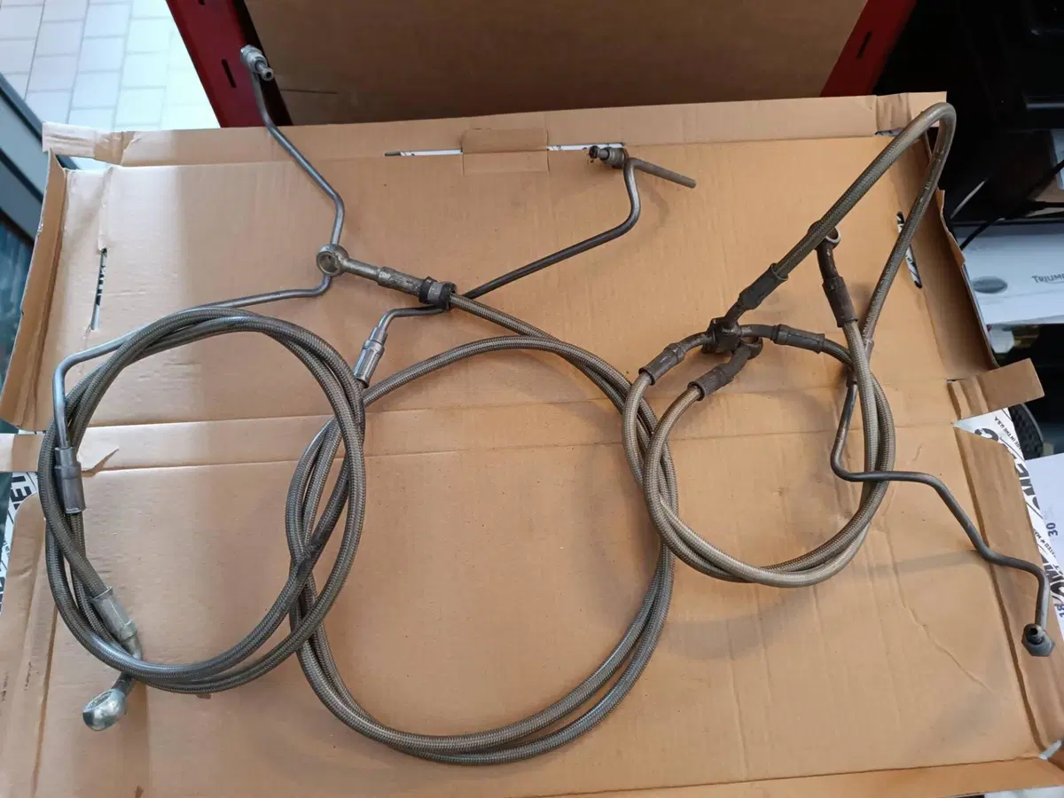 Tubi freno Aprilia Mana' 850 (2)