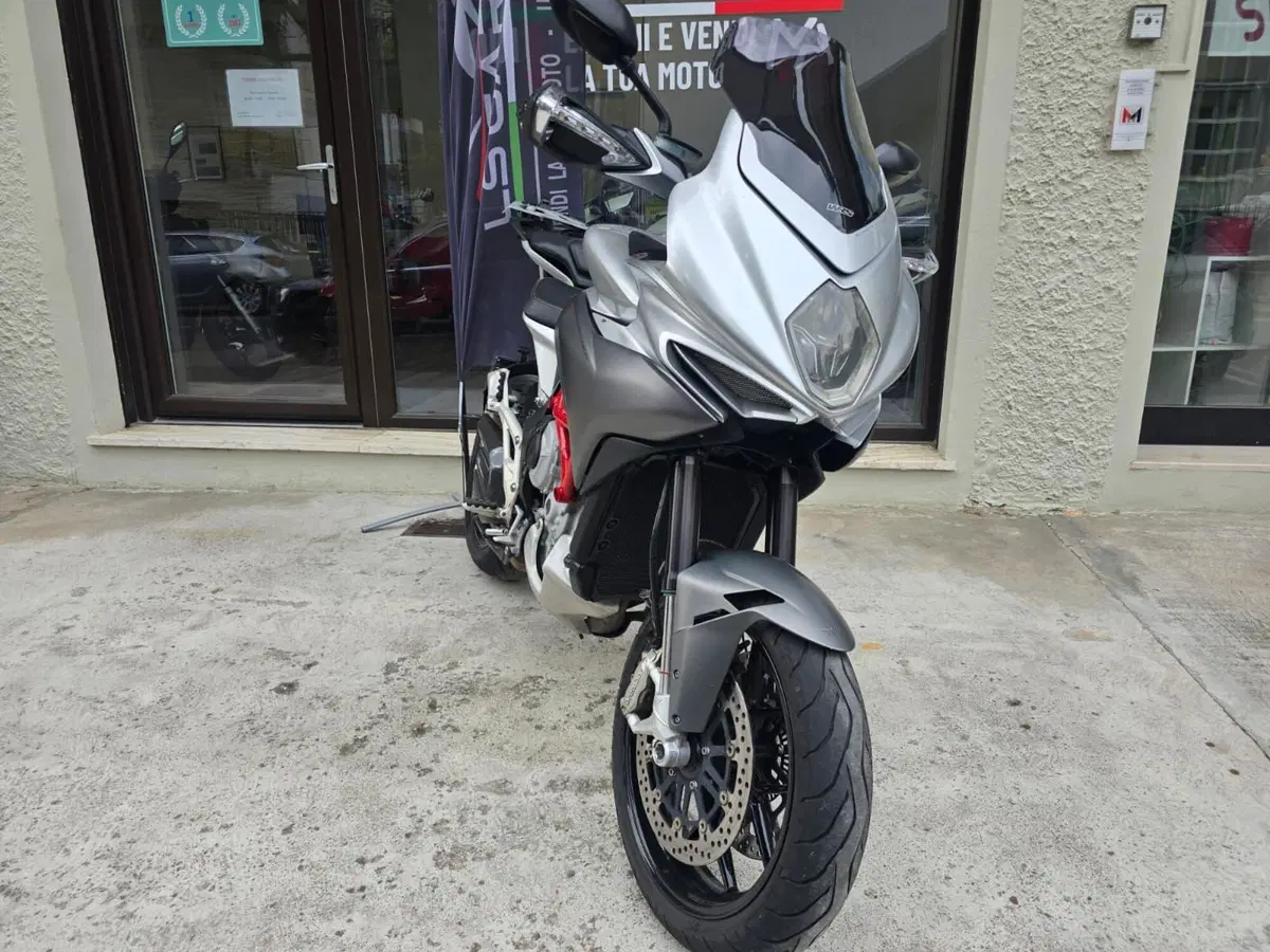 MV Agusta Turismo Veloce 800 (2017 - 19) (3)