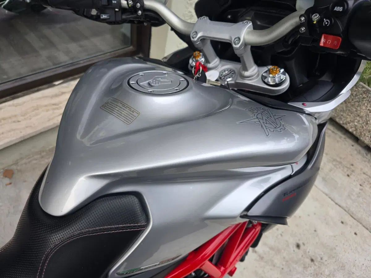 MV Agusta Turismo Veloce 800 (2017 - 19) (9)