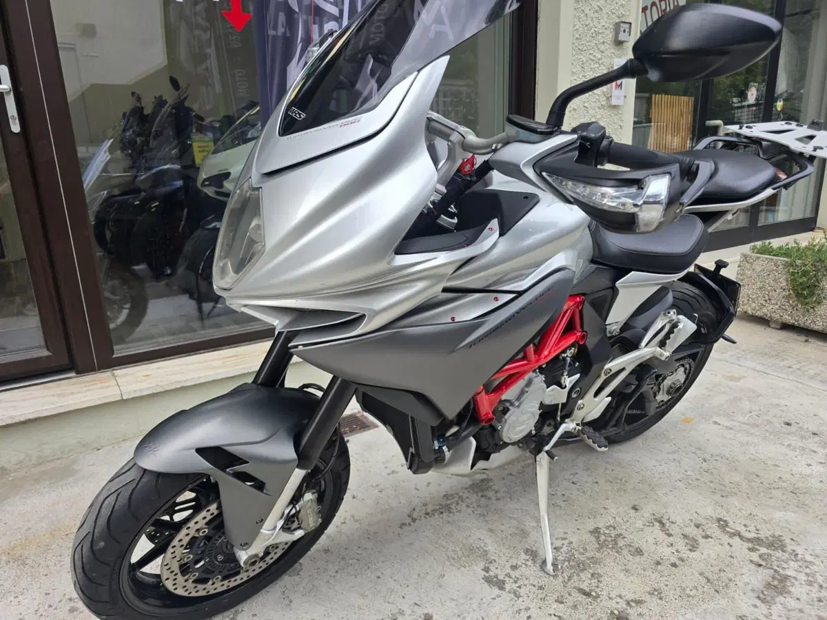 MV Agusta Turismo Veloce 800 (2017 - 19) (13)