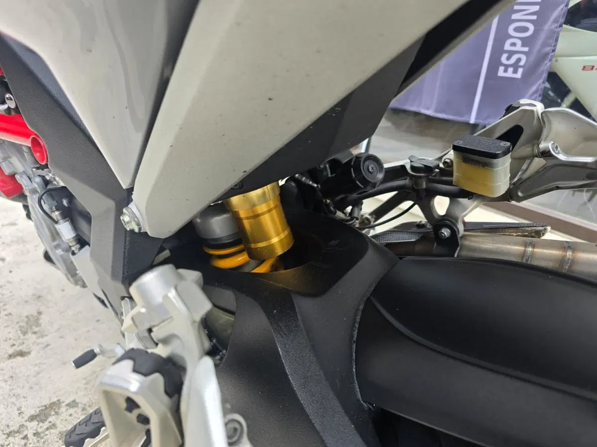 MV Agusta Turismo Veloce 800 (2017 - 19) (16)