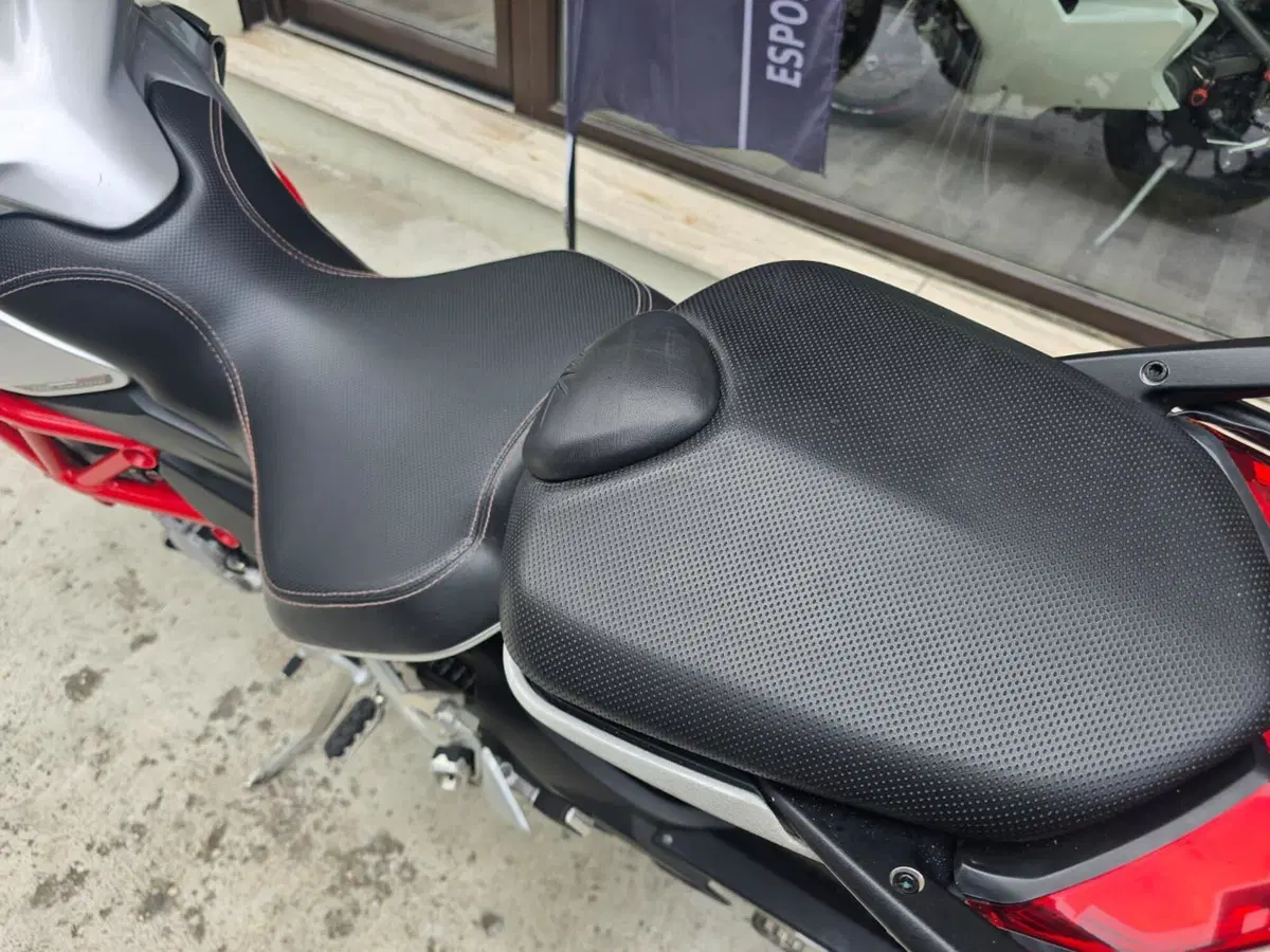 MV Agusta Turismo Veloce 800 (2017 - 19) (17)