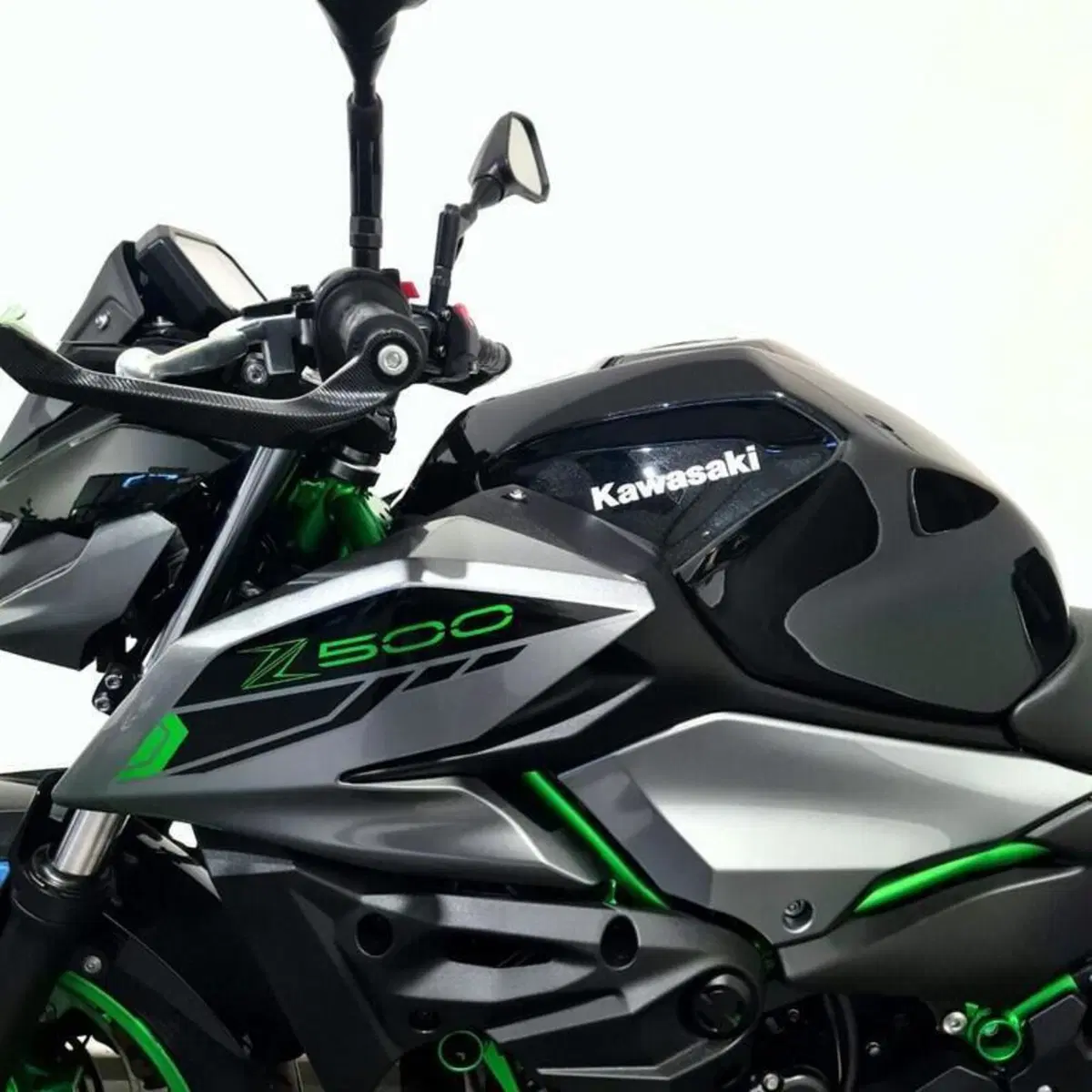 Kawasaki Z 500 SE (2024 - 27) (9)
