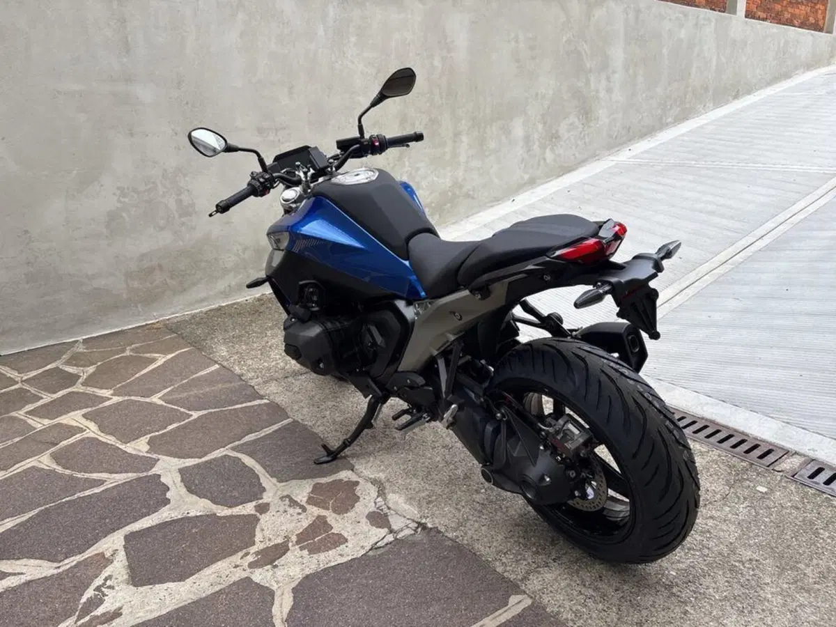 Bmw R 1300 R (2026 - 27) (7)