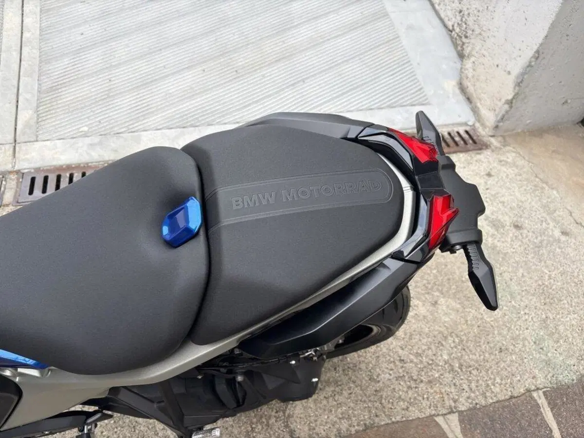 Bmw R 1300 R (2026 - 27) (10)