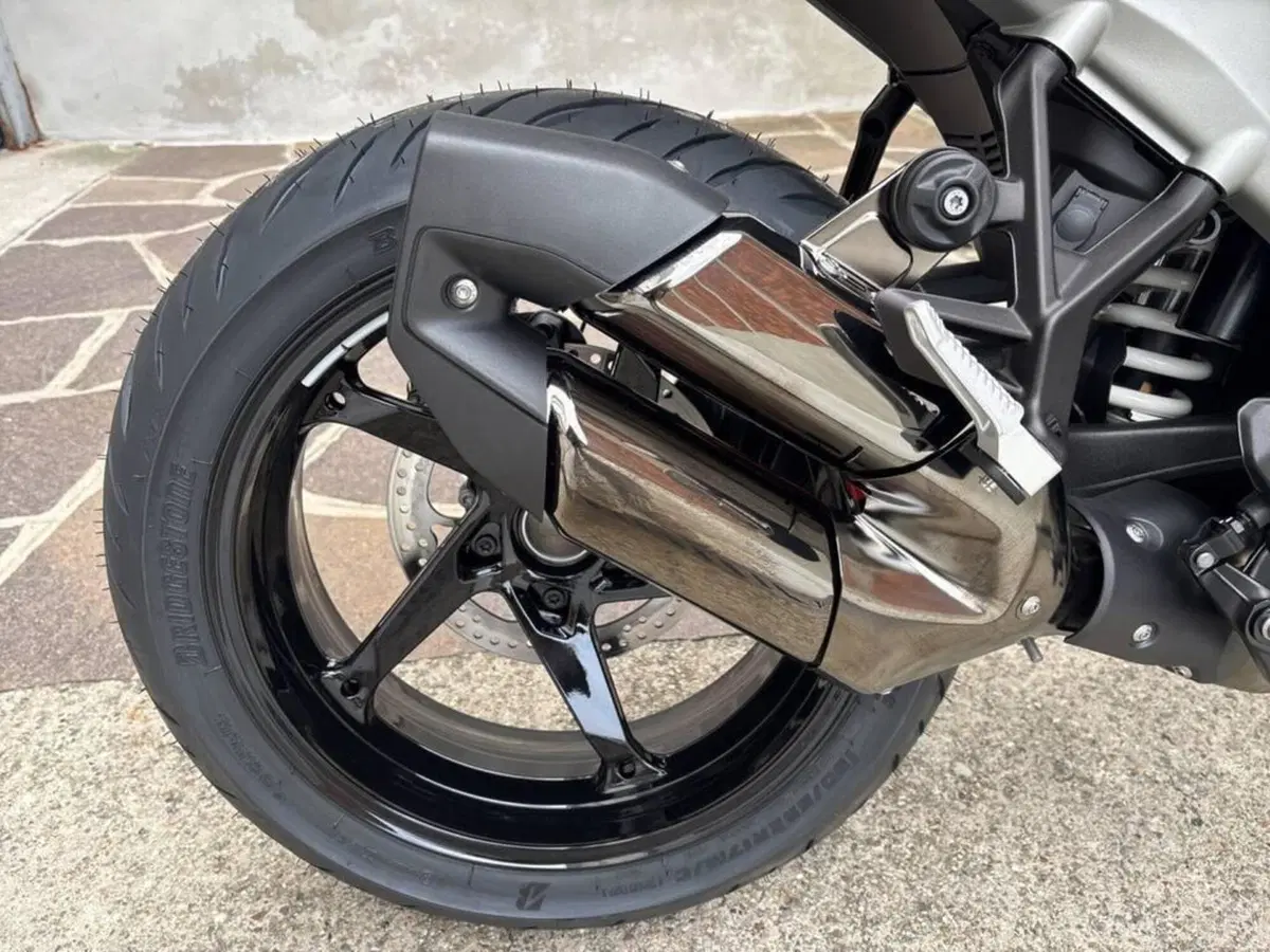Bmw R 1300 R (2026 - 27) (14)