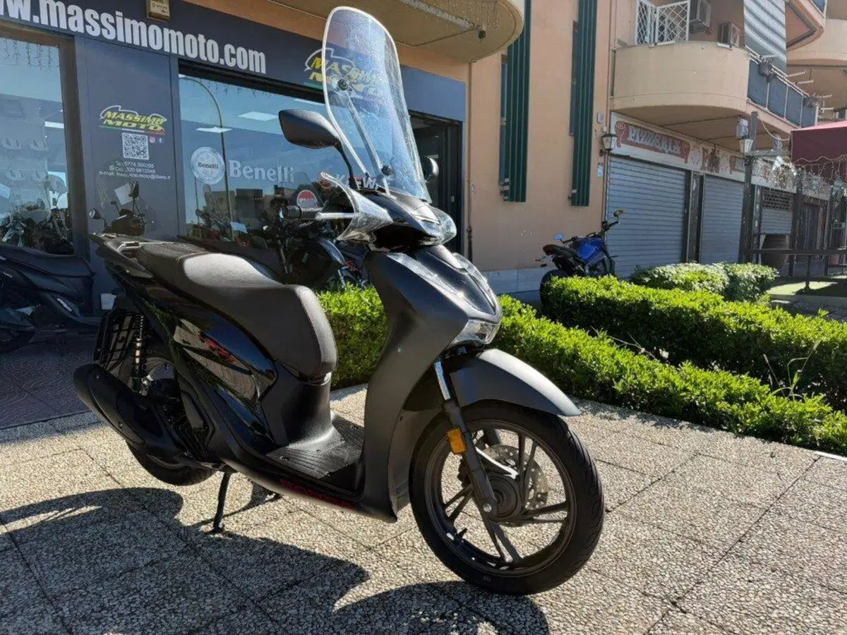 Honda SH 125i Sport (2024 - 25) (9)