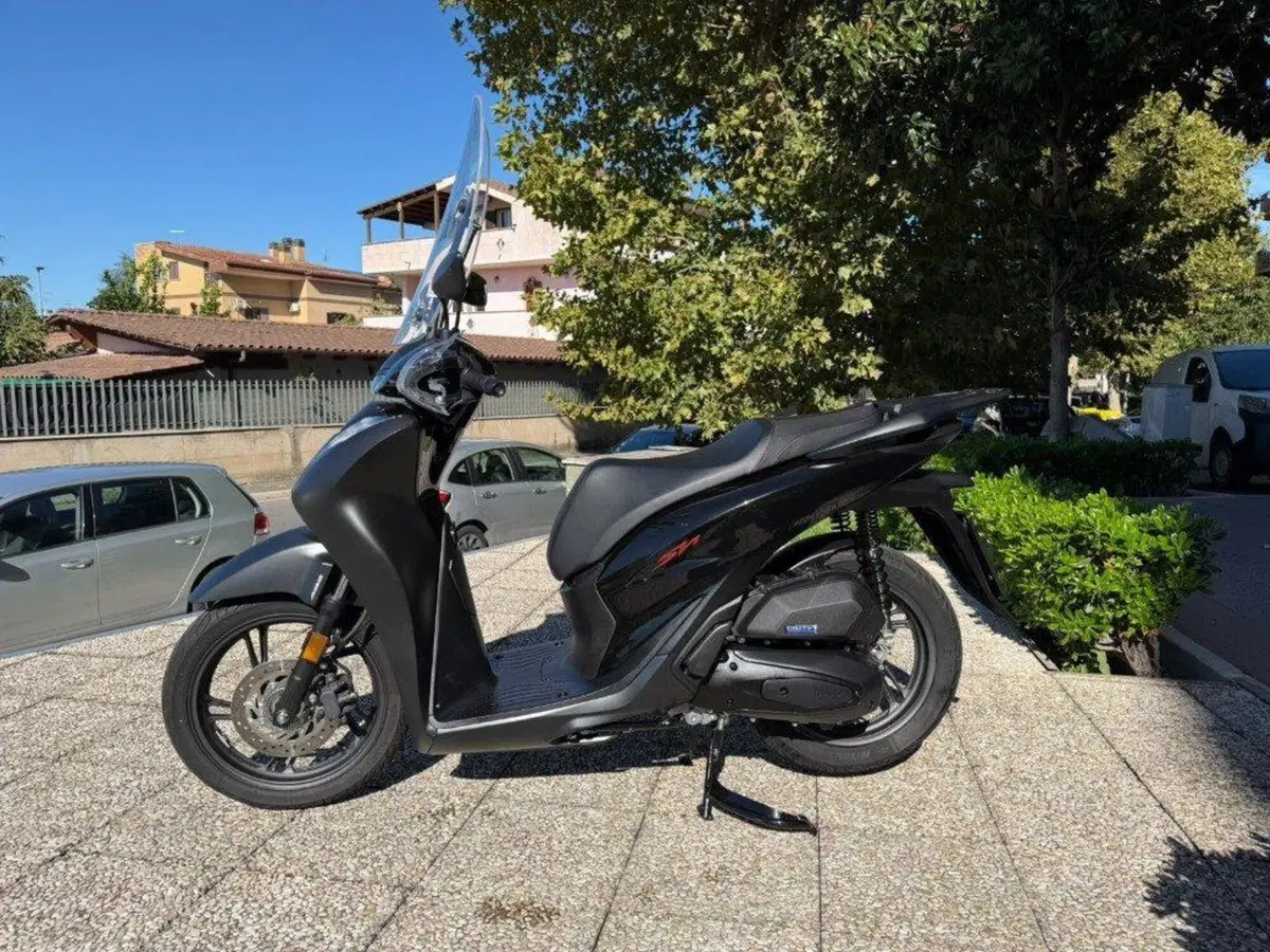Honda SH 125i Sport (2024 - 25) (5)