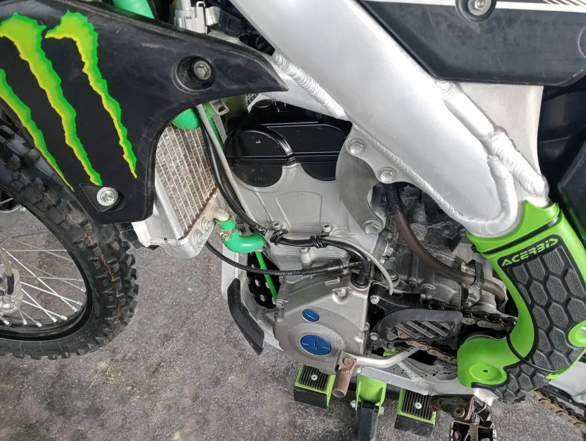 Kawasaki KX250F (2011 - 12) (5)