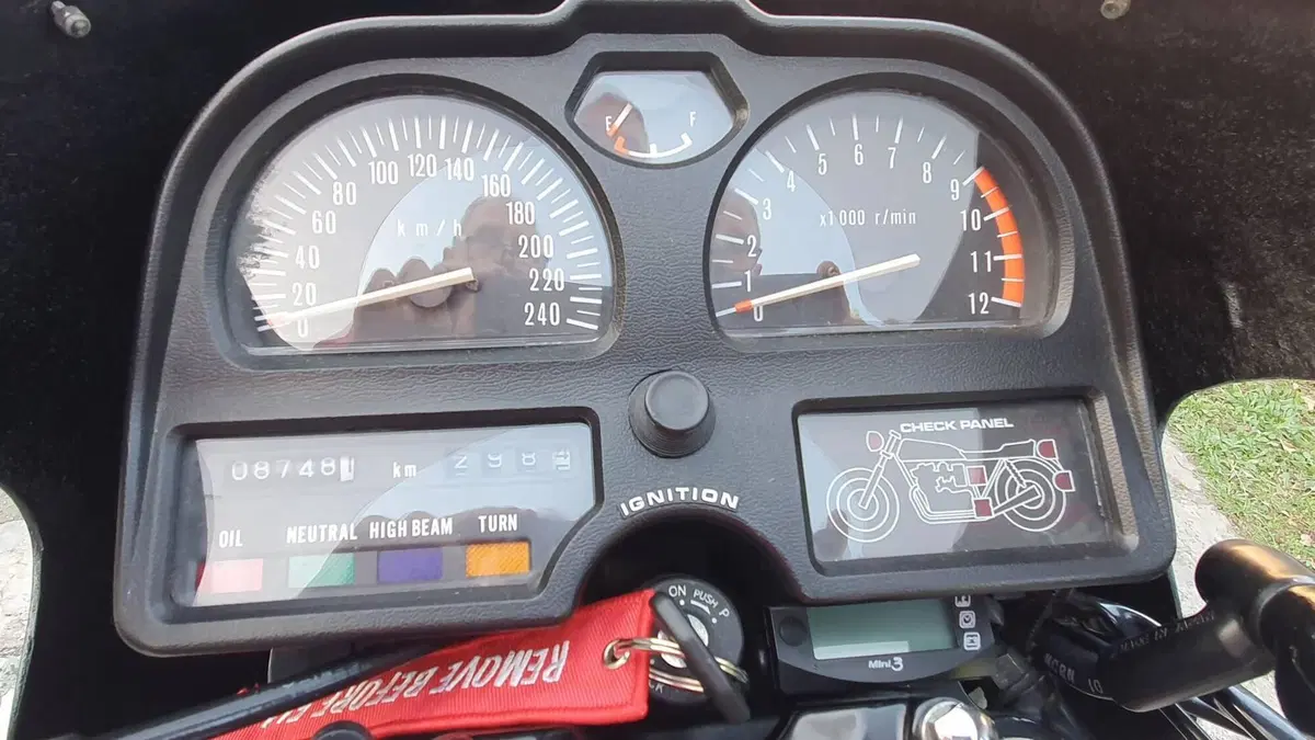 Suzuki GSX1100ET (7)