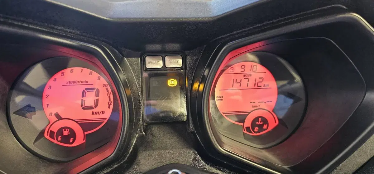 Yamaha X-Max 125 ABS (2017) (4)