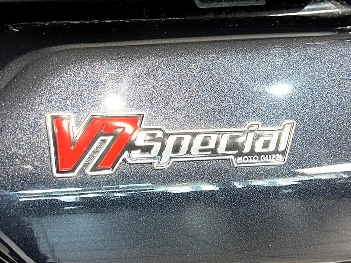 Moto Guzzi V7 Special (2021 - 24) (5)