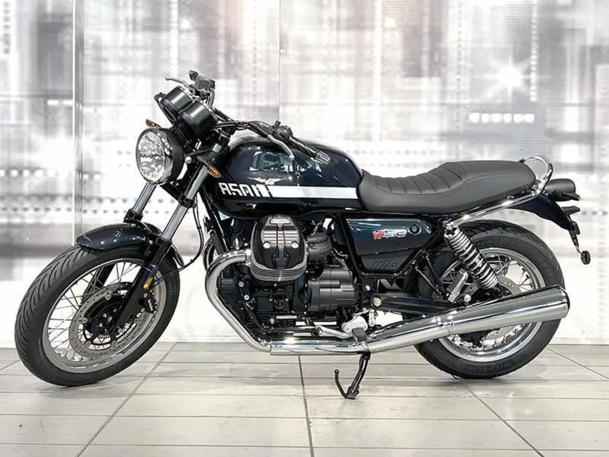 Moto Guzzi V7 Special (2021 - 24) (7)