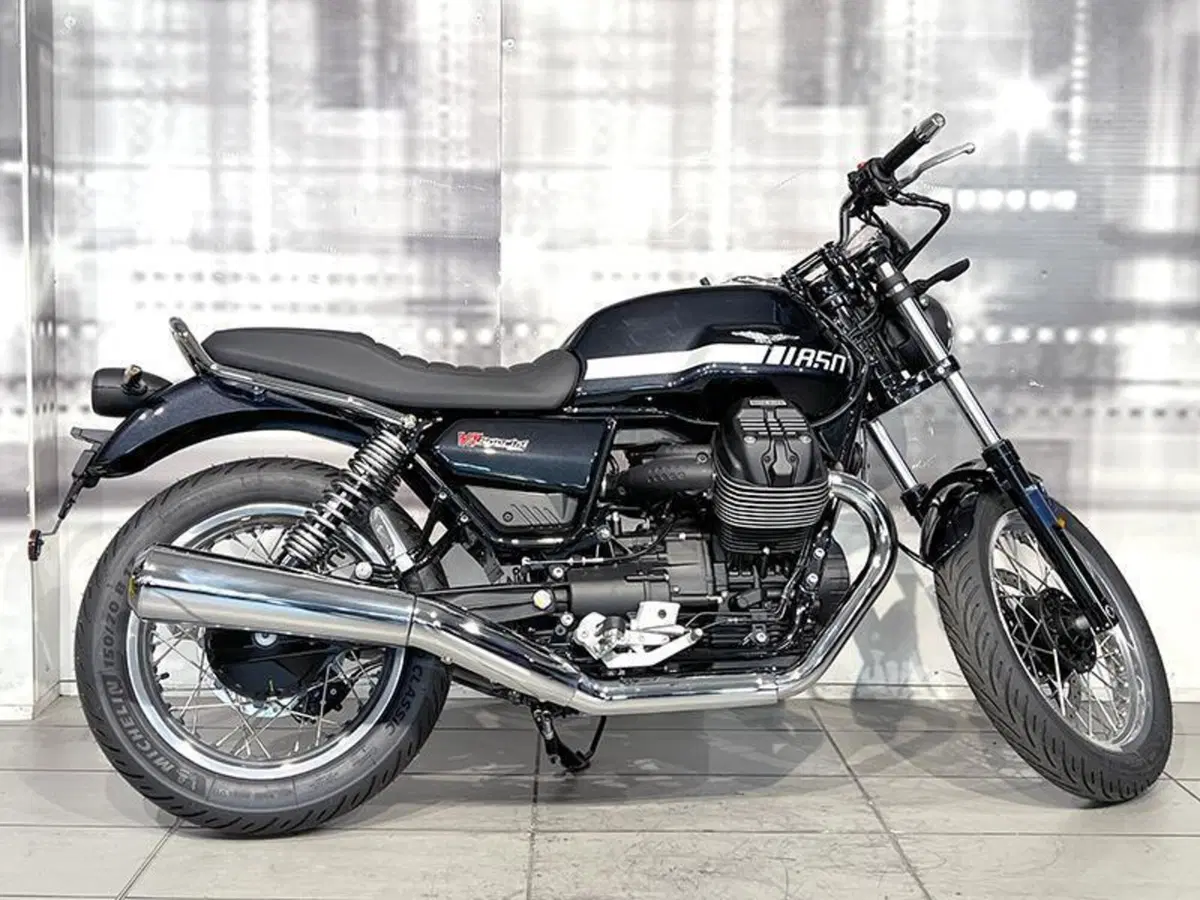 Moto Guzzi V7 Special (2021 - 24) (8)