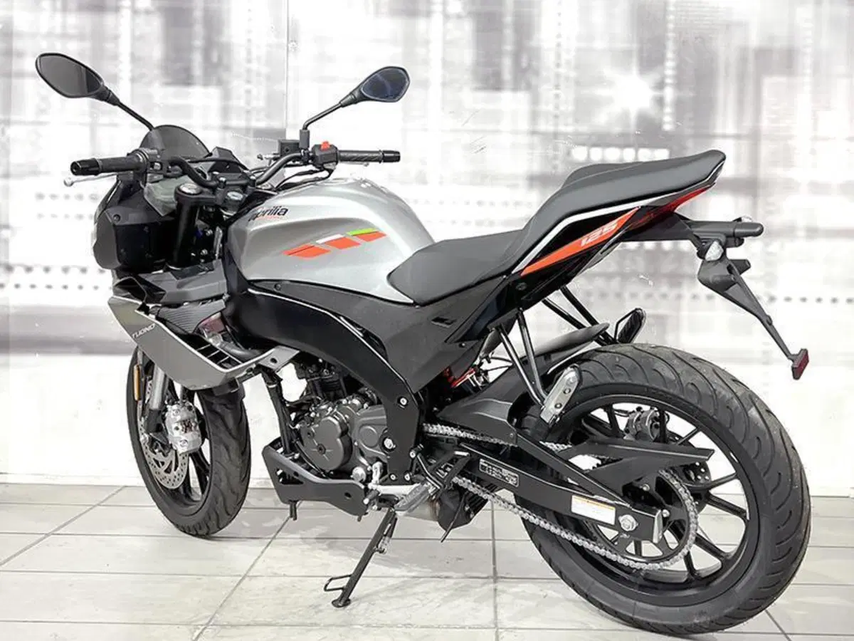 Aprilia Tuono 125 (2021 - 24) (2)