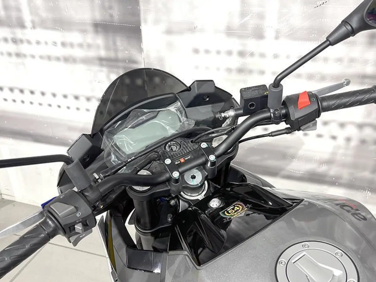 Aprilia Tuono 125 (2021 - 24) (6)